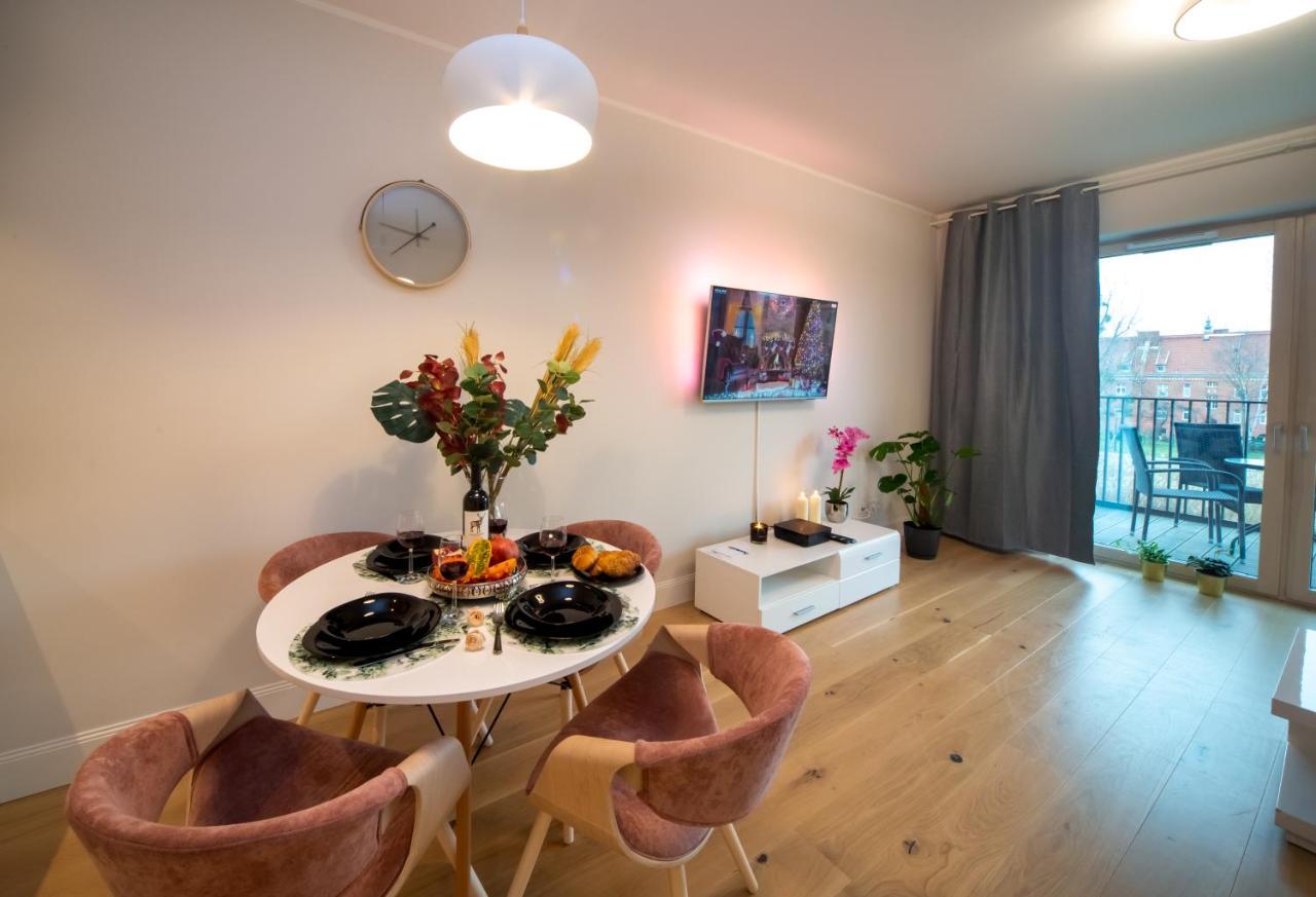 Maya'S Flats & Resorts - River View Gdansk Exterior foto
